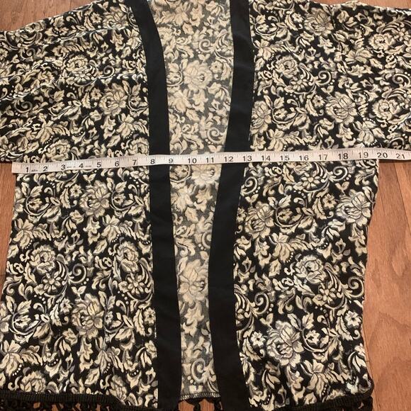 Entro Woman's Cardigan Kimono Topper Floral Fringe Size Small - Picture 5 of 8